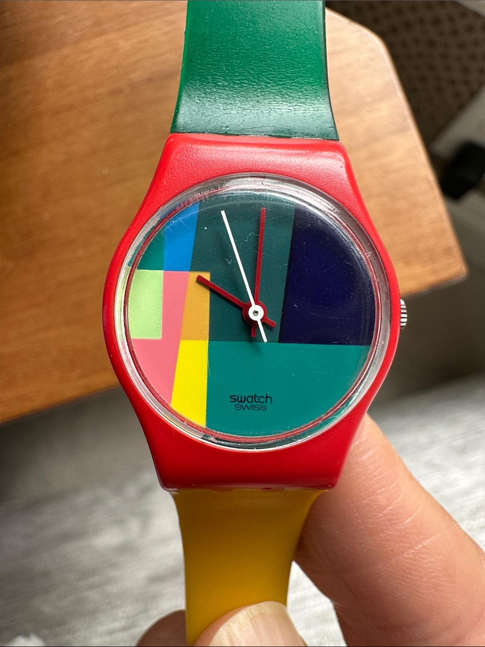 Vintage Swatch Multicolor Green Yellow Red Strap Watch - Picture 6 of 7